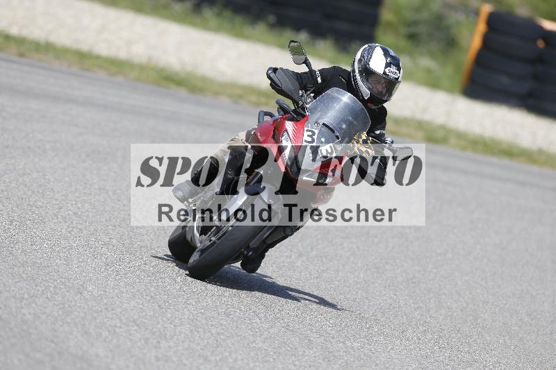 /Archiv-2025/09 22.04.2025 Cornu Master School ADR/gruen-vert/33